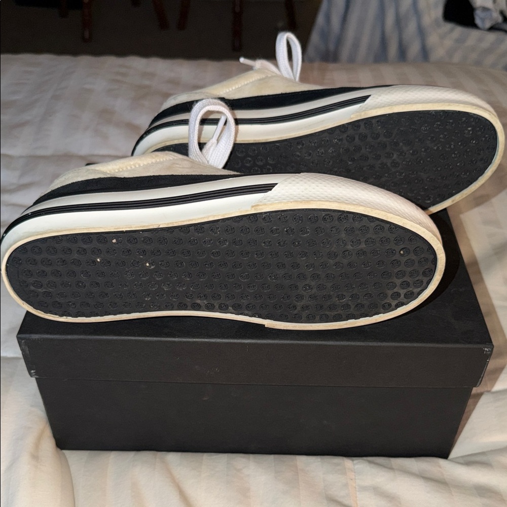 CHANEL Women’s  Beige and Black velvet sneakers. - Picture 5 of 7